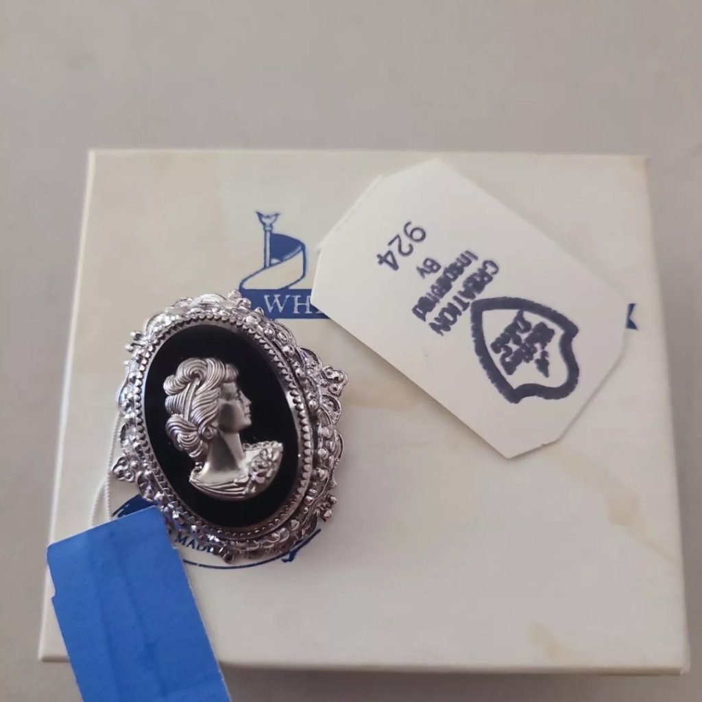 Whiting And Davis Silvertone 3d Syle Cameo Brooch 45$